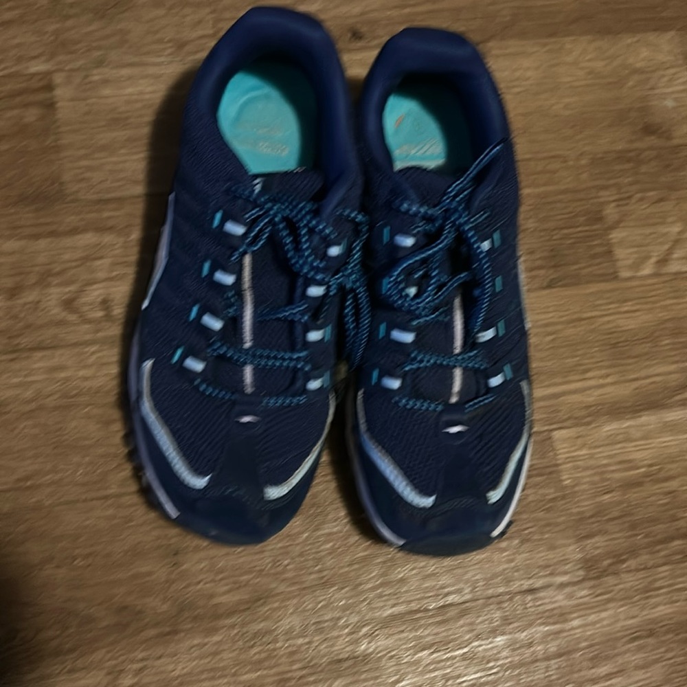Avia Women’s size 9